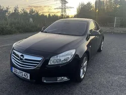 Braun Gebraucht 2012 Opel Insignia Limousine | 7.000 € (Etwas zu teuer)
