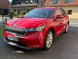 Rot Gebraucht 2023 Skoda Enyaq iV SUV | 32.400 € (Fairer Preis)