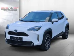 Weiß Gebraucht 2024 Toyota Yaris Cross Team SUV | 24.777 € (Guter Preis)