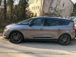 Grau Gebraucht 2019 Renault Grand Scénic IV Black Edition Van / Kleinbus | 21.000 € (Etwas zu teuer)