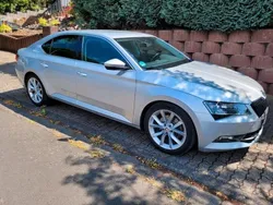 Silber Gebraucht 2022 Skoda Superb Limousine | 22.500 € (Fairer Preis)