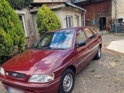 Rot Gebraucht 1994 Ford Escort Kleinwagen | 1.500 €