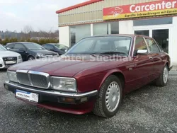 Jaguar XJ40