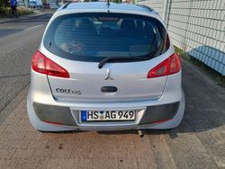 Grau Gebraucht 2005 Mitsubishi Colt Inform Limousine | 1.200 € (Fairer Preis)