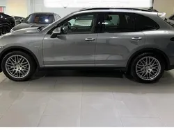 Grau Gebraucht 2014 Porsche Cayenne SUV | 23.900 €