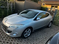 Silber Gebraucht 2009 Renault Mégane III Dynamique Coupé | 3.500 € (Guter Preis)