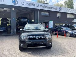 Grau Gebraucht 2015 Dacia Duster Celebration SUV | 9.700 € (Etwas zu teuer)