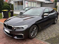 Grau Gebraucht 2020 BMW M550 Performance Limousine | 40.500 € (Fairer Preis)