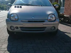 Silber Gebraucht 2004 Renault Twingo Kleinwagen | 1.550 € (Fairer Preis)