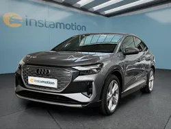 Grau Gebraucht 2022 Audi Q4 Sportback e-tron SUV | 32.149 € (Fairer Preis)