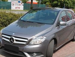 Grau Gebraucht 2014 Mercedes B180 Sport Van / Kleinbus | 10.400 € (Fairer Preis)
