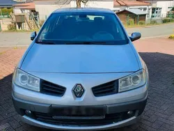 Grau Gebraucht 2006 Renault Mégane II Limousine | 2.200 € (Fairer Preis)