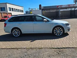 Weiß Gebraucht 2016 Skoda Octavia Joy Kombi | 8.499 € (Guter Preis)