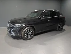 Metalliclack obsidianschwarz Gebraucht 2024 Mercedes GLC220 SUV | 52.400 €
