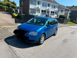 Blau Gebraucht 2003 VW Touran Trendline Van / Kleinbus | 1.850 € (Guter Preis)