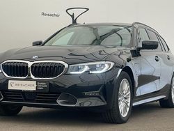 Saphirschwarz Gebraucht 2022 BMW 330e Shadowline Kombi | 29.999 € (Superpreis)