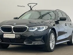 Saphirschwarz Gebraucht 2022 BMW 330e Shadowline Kombi | 32.990 € (Guter Preis)