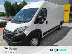 Weiss icy Gebraucht 2024 Opel Movano Edition Van | 27.780 € (Superpreis)