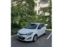 Weiß Gebraucht 2012 Hyundai i20 Style Limousine | 8.850 € (Fairer Preis)