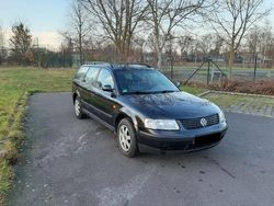 Schwarz Gebraucht 1998 VW Passat Highline Kombi | 900 € (Superpreis)