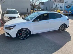 Weiß Gebraucht 2018 Hyundai i30 Limousine | 21.500 € (Fairer Preis)