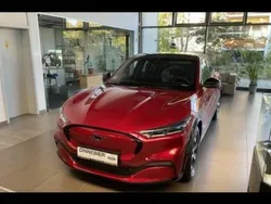 Rot (metallic) Gebraucht 2022 Ford Mustang Mach-E Extended Range SUV | 38.290 € (Fairer Preis)