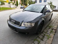 Grau Gebraucht 2002 Audi A4 Limousine | 1.800 € (Fairer Preis)