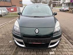 Grün Gebraucht 2010 Renault Scénic III Dynamique Van / Kleinbus | 3.499 € (Guter Preis)