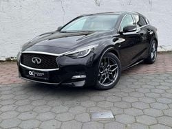 Schwarz Gebraucht 2017 Infiniti Q30 Sport Tech Limousine | 16.900 €