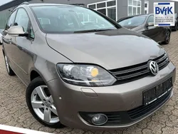 Braun Gebraucht 2010 VW Golf Plus Cross Team Van / Kleinbus | 9.490 € (Teuer)