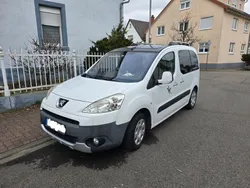 Weiß Gebraucht 2009 Peugeot Partner Tepee Family Van / Kleinbus | 4.990 € (Etwas zu teuer)