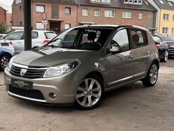 Grau Gebraucht 2012 Dacia Sandero Lauréate Kleinwagen | 3.990 € (Fairer Preis)