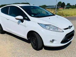 Weiß Gebraucht 2009 Ford Fiesta Titanium Kleinwagen | 2.400 €