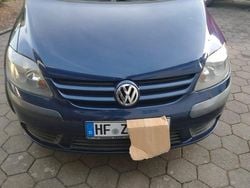 Blau Gebraucht 2005 VW Golf IV Kleinwagen | 1.900 € (Fairer Preis)