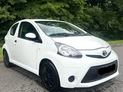 Weiß Gebraucht 2014 Toyota Aygo Connect Style Kleinwagen | 4.200 € (Superpreis)