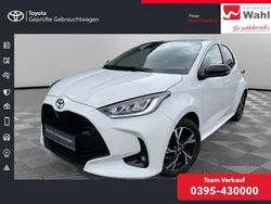 Weiß Gebraucht 2024 Toyota Yaris Hybrid Team Limousine | 21.490 € (Fairer Preis)