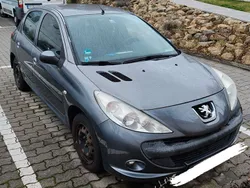 Grau Gebraucht 2010 Peugeot 206 Limousine | 2.800 € (Etwas zu teuer)