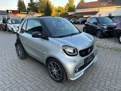 Silber/schwarz Gebraucht 2018 Smart ForTwo Cabrio Brabus Xclusive Cabrio | 25.899 € (Etwas zu teuer)