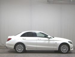 Weiss Gebraucht 2021 Mercedes C300e Advanced Limousine | 22.680 € (Superpreis)