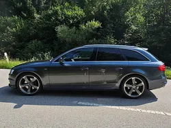 Grau Gebraucht 2015 Audi A4 S-Line Kombi | 26.700 €