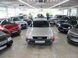 Grau Gebraucht 1987 Audi 100 Limousine | 2.490 €