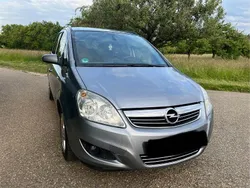 Silber Gebraucht 2008 Opel Zafira Van / Kleinbus | 3.700 € (Etwas zu teuer)