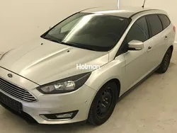 Silber Gebraucht 2016 Ford Focus Titanium Limousine | 4.045 €