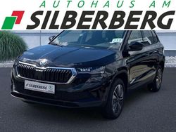 Schwarzmagic perleffekt Neu 2025 Skoda Karoq Tour SUV | 30.949 € (Teuer)