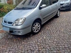 Grau Gebraucht 2002 Renault Scénic Van / Kleinbus | 1.999 € (Fairer Preis)