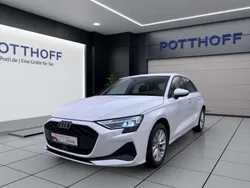 Arkonaweiß Gebraucht 2024 Audi A3 Sportback Business Limousine | 27.950 € (Superpreis)