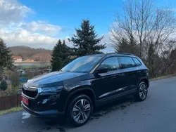 Schwarz Neu 2025 Skoda Karoq Tour SUV | 35.990 € (Fairer Preis)