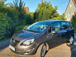 Grau Gebraucht 2012 Opel Meriva Innovation Van / Kleinbus | 9.950 € (Teuer)