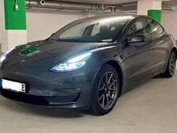 Grau Gebraucht 2022 Tesla Model 3 Long Range Limousine | 36.500 € (Etwas zu teuer)