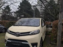 Schwarz Gebraucht 2018 Toyota Proace Verso Kombi | 14.000 €